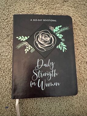 Daily Strength for Women - Devotional Journal- NEW